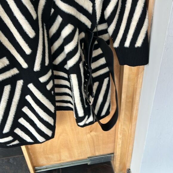 Nori Sweater FlyaWay Wrap Eyelash Yarn Split Turtleneck Abstract black cream 1X - Picture 12 of 12